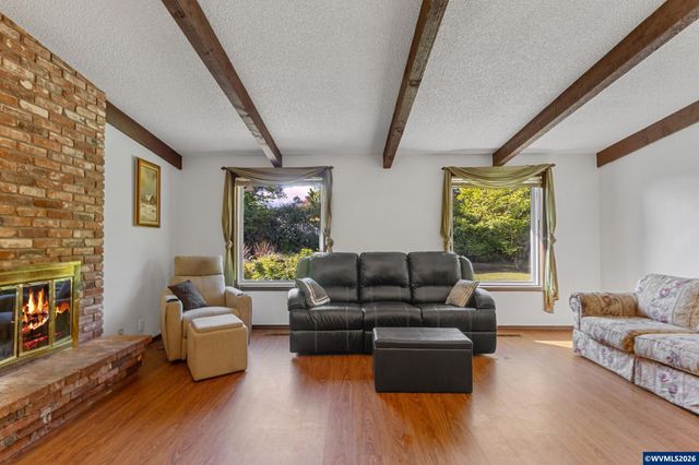 5665 Silverton Rd NE, Salem, OR 97305