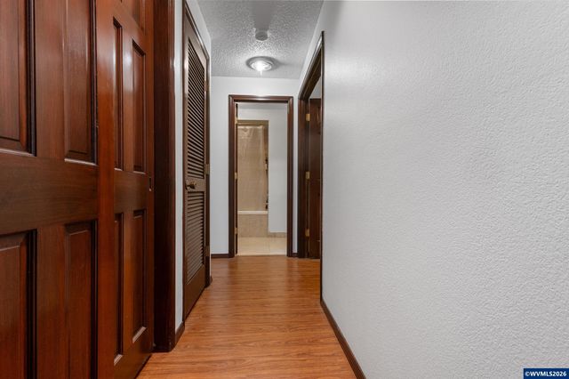5665 Silverton Rd NE, Salem, OR 97305