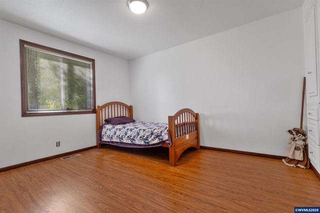 5665 Silverton Rd NE, Salem, OR 97305
