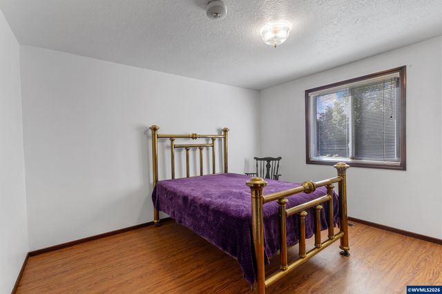 5665 Silverton Rd NE, Salem, OR 97305