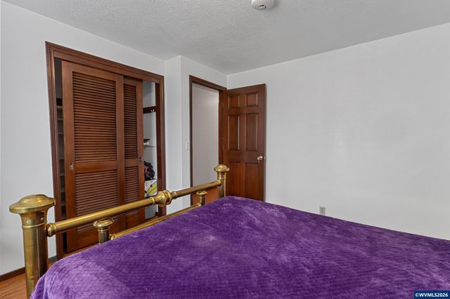 5665 Silverton Rd NE, Salem, OR 97305