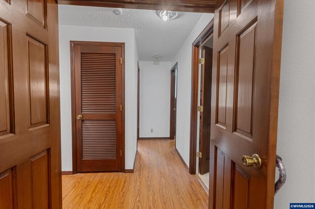 5665 Silverton Rd NE, Salem, OR 97305
