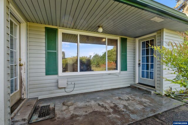 5665 Silverton Rd NE, Salem, OR 97305