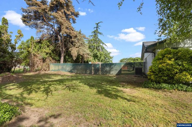 5665 Silverton Rd NE, Salem, OR 97305