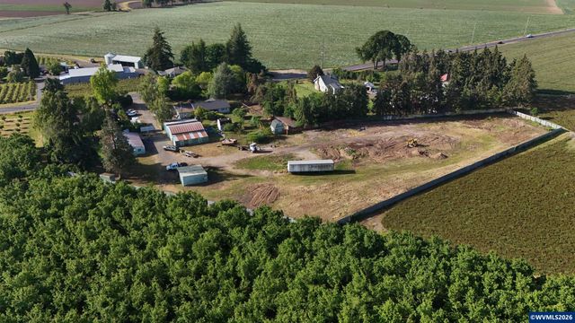 5665 Silverton Rd NE, Salem, OR 97305