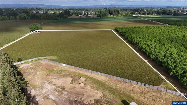 5665 Silverton Rd NE, Salem, OR 97305
