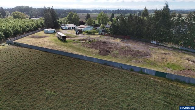 5665 Silverton Rd NE, Salem, OR 97305