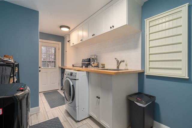 12165 W Castle Drive, Mokena, IL 60448