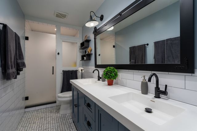 12165 W Castle Drive, Mokena, IL 60448