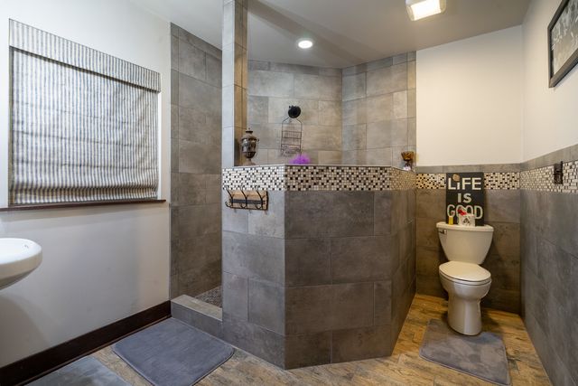 12165 W Castle Drive, Mokena, IL 60448