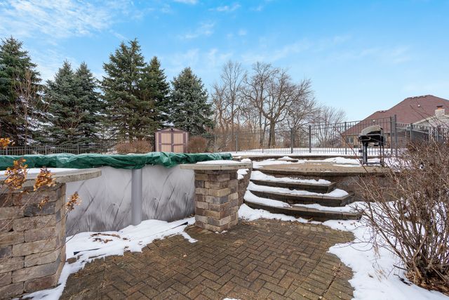 12165 W Castle Drive, Mokena, IL 60448