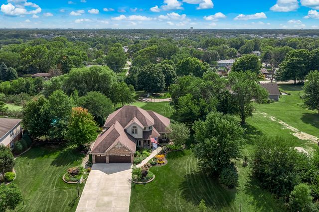 12165 W Castle Drive, Mokena, IL 60448