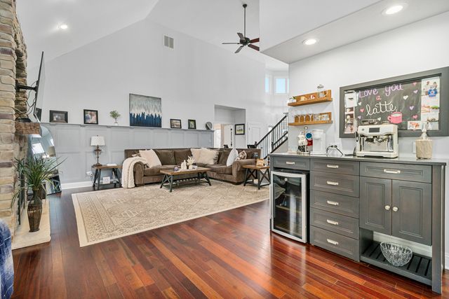 12165 W Castle Drive, Mokena, IL 60448