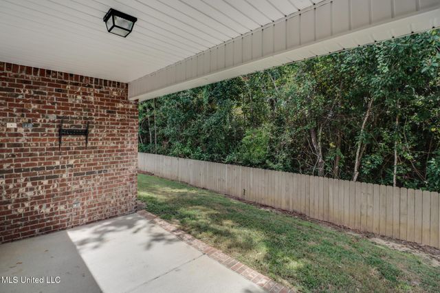 9050 River Birch Drive, Biloxi, MS 39532
