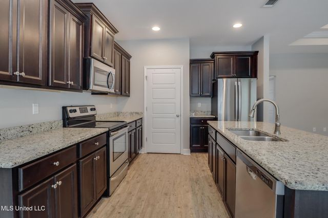 9050 River Birch Drive, Biloxi, MS 39532
