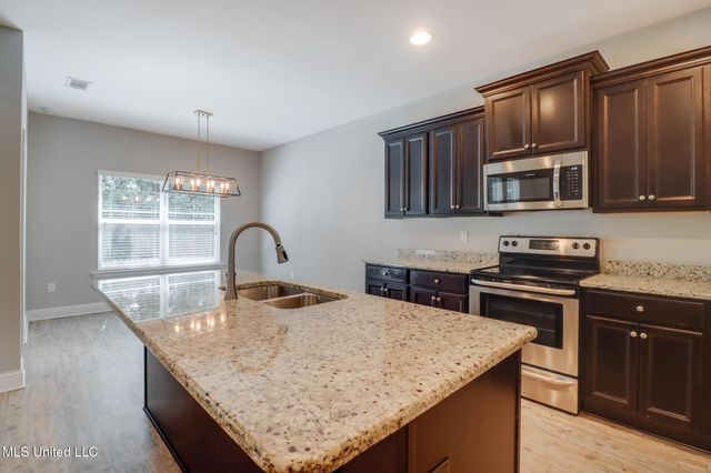9050 River Birch Drive, Biloxi, MS 39532