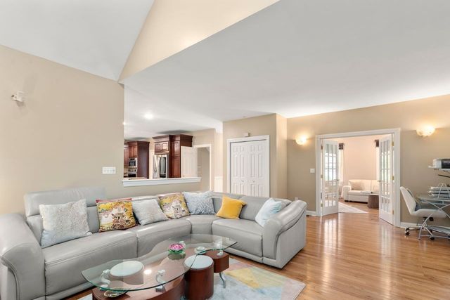 20 Fern Brook Cir, Canton, MA 02021