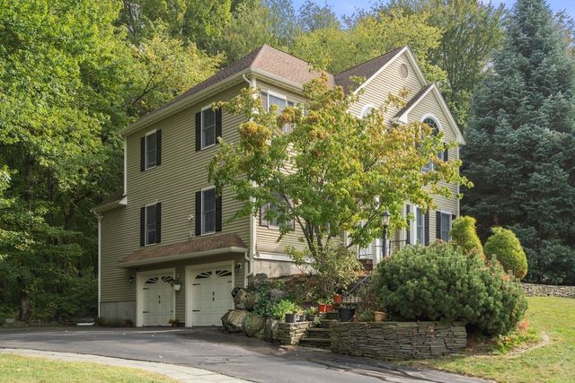 20 Fern Brook Cir, Canton, MA 02021