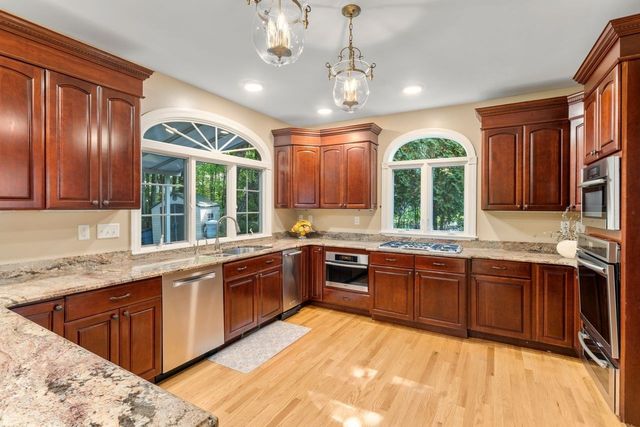 20 Fern Brook Cir, Canton, MA 02021