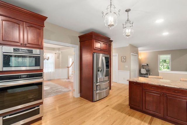 20 Fern Brook Cir, Canton, MA 02021