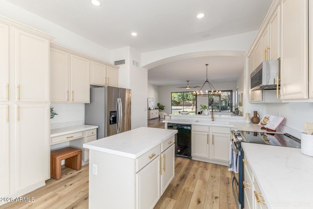 4382 E BRILES Road, Phoenix, AZ 85050