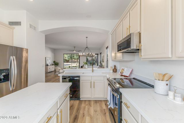 4382 E BRILES Road, Phoenix, AZ 85050