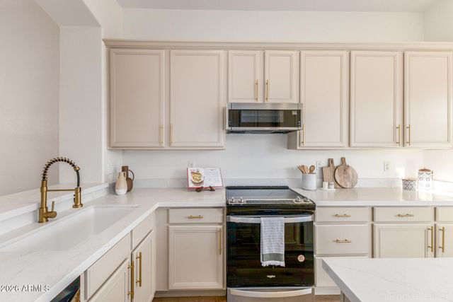 4382 E BRILES Road, Phoenix, AZ 85050