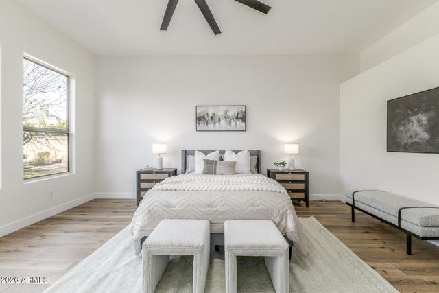 4382 E BRILES Road, Phoenix, AZ 85050