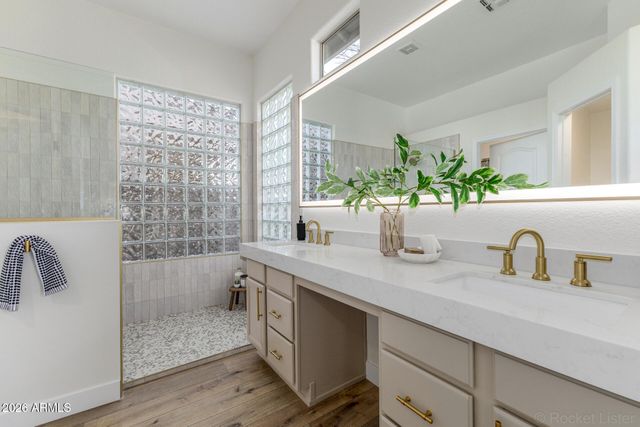 4382 E BRILES Road, Phoenix, AZ 85050