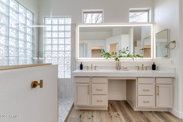 4382 E BRILES Road, Phoenix, AZ 85050