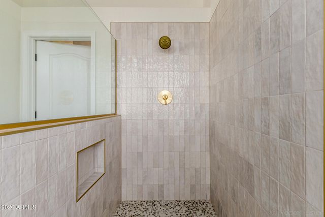 4382 E BRILES Road, Phoenix, AZ 85050