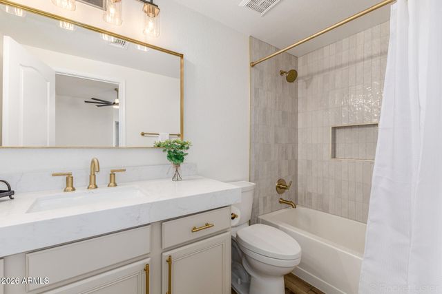 4382 E BRILES Road, Phoenix, AZ 85050