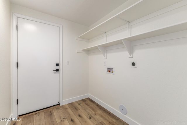 4382 E BRILES Road, Phoenix, AZ 85050