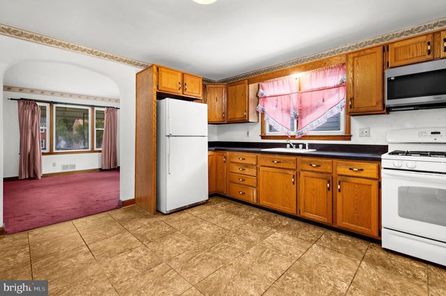 219 8TH AVE, Brooklyn Park, MD 21225