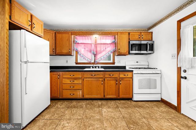 219 8TH AVE, Brooklyn Park, MD 21225