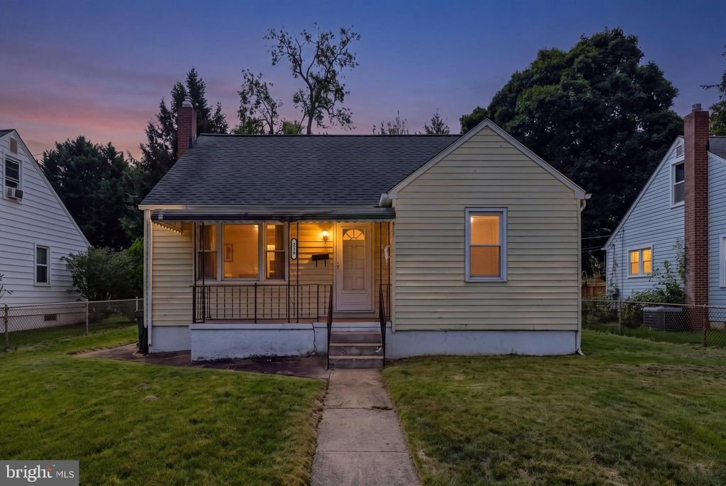 219 8TH AVE, Brooklyn Park, MD 21225