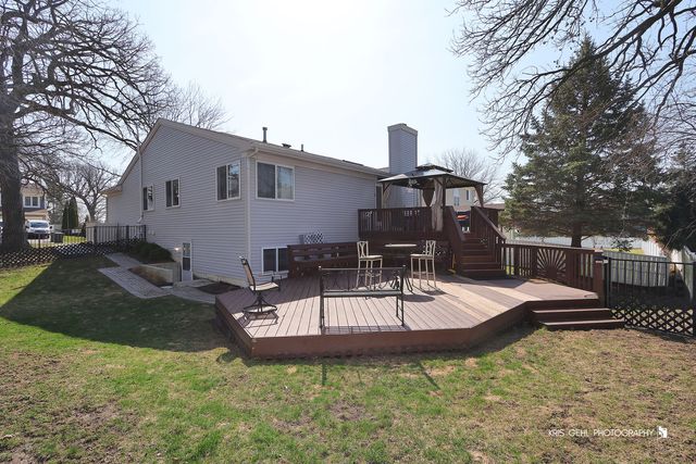 2428 Bridle Circle, Round Lake Beach, IL 60073