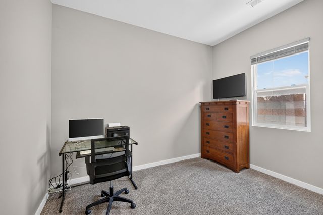 436 Dennis Court NE, Los Lunas, NM 87031