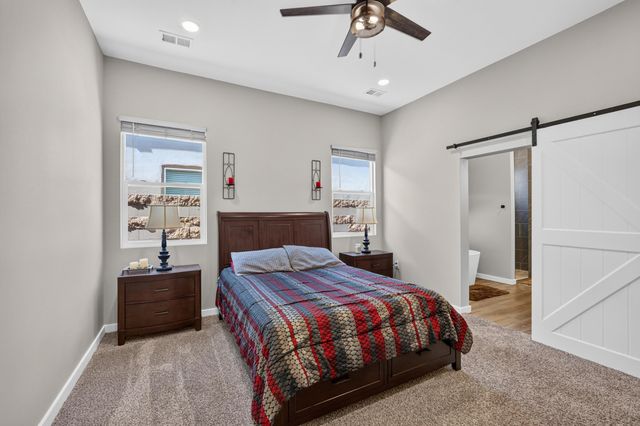 436 Dennis Court NE, Los Lunas, NM 87031