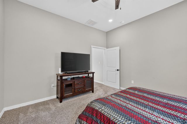 436 Dennis Court NE, Los Lunas, NM 87031