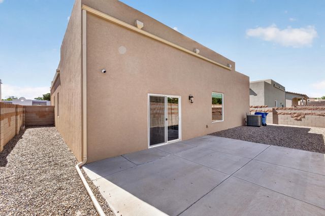 436 Dennis Court NE, Los Lunas, NM 87031
