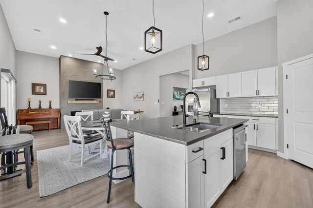 436 Dennis Court NE, Los Lunas, NM 87031