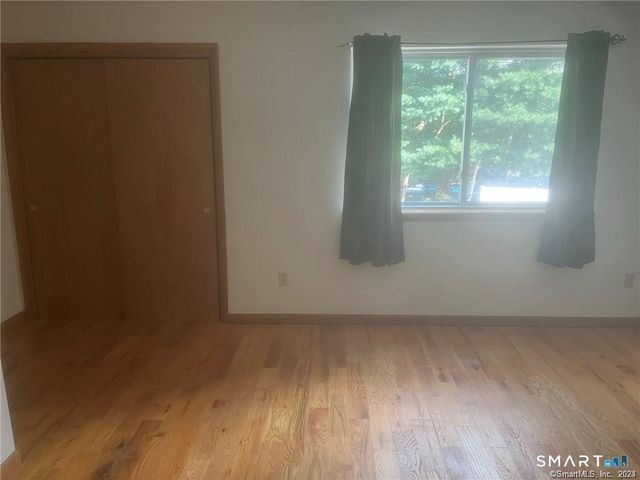 10 Macintosh Lane 10, Ansonia, CT 06478