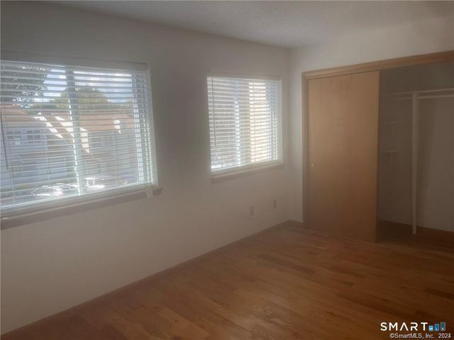 10 Macintosh Lane 10, Ansonia, CT 06478