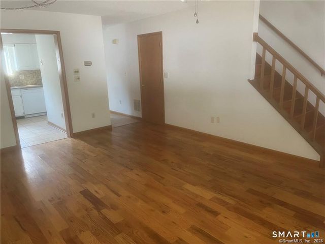 10 Macintosh Lane 10, Ansonia, CT 06478
