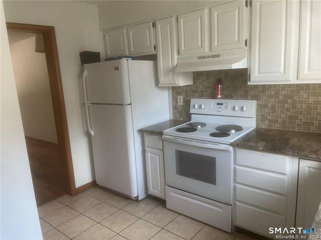 10 Macintosh Lane 10, Ansonia, CT 06478