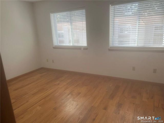 10 Macintosh Lane 10, Ansonia, CT 06478