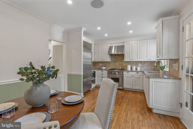 207 DELANCEY ST, Philadelphia, PA 19106