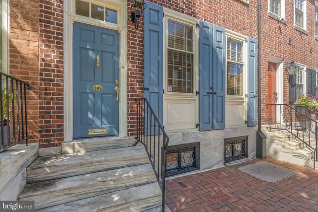 207 DELANCEY ST, Philadelphia, PA 19106
