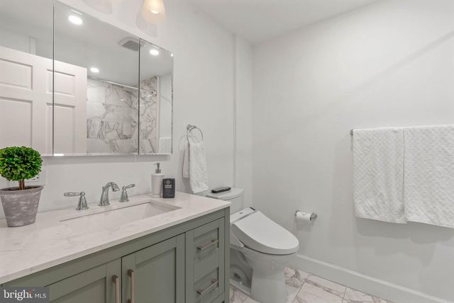 207 DELANCEY ST, Philadelphia, PA 19106
